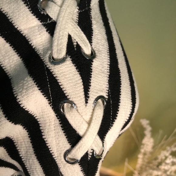 Jones New York Signature sweatshirt size S - Picture 2 of 5